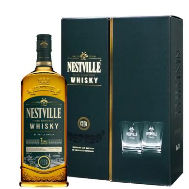 Nestville Blended Whisky 0,7l 40% + 2 poháre v kazete